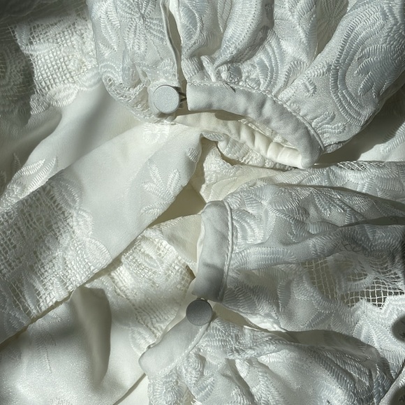 Badgley Mischka Collection stunning white floral lace wrap balloon sleeve dress - Picture 10 of 11